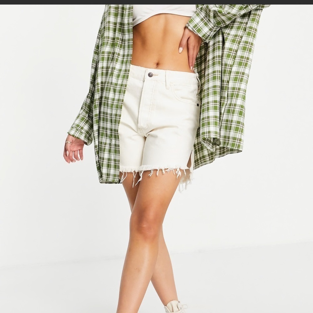 We The Free by Free People baggy tomboy short in white denim SZ 29